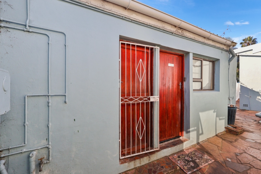 To Let 5 Bedroom Property for Rent in Vincent Eastern Cape